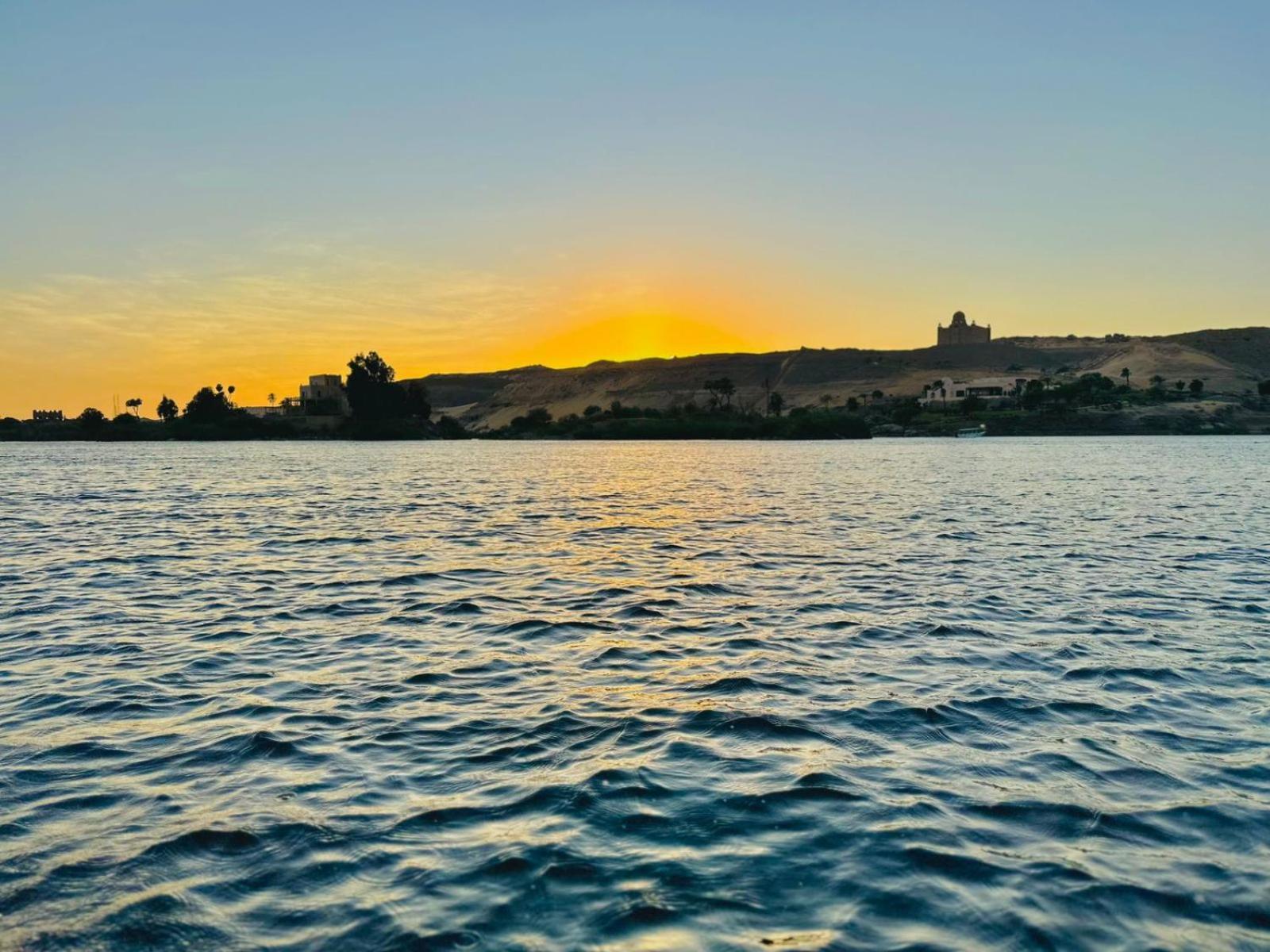 Hotel Nile Bride Asuán Exteriér fotografie