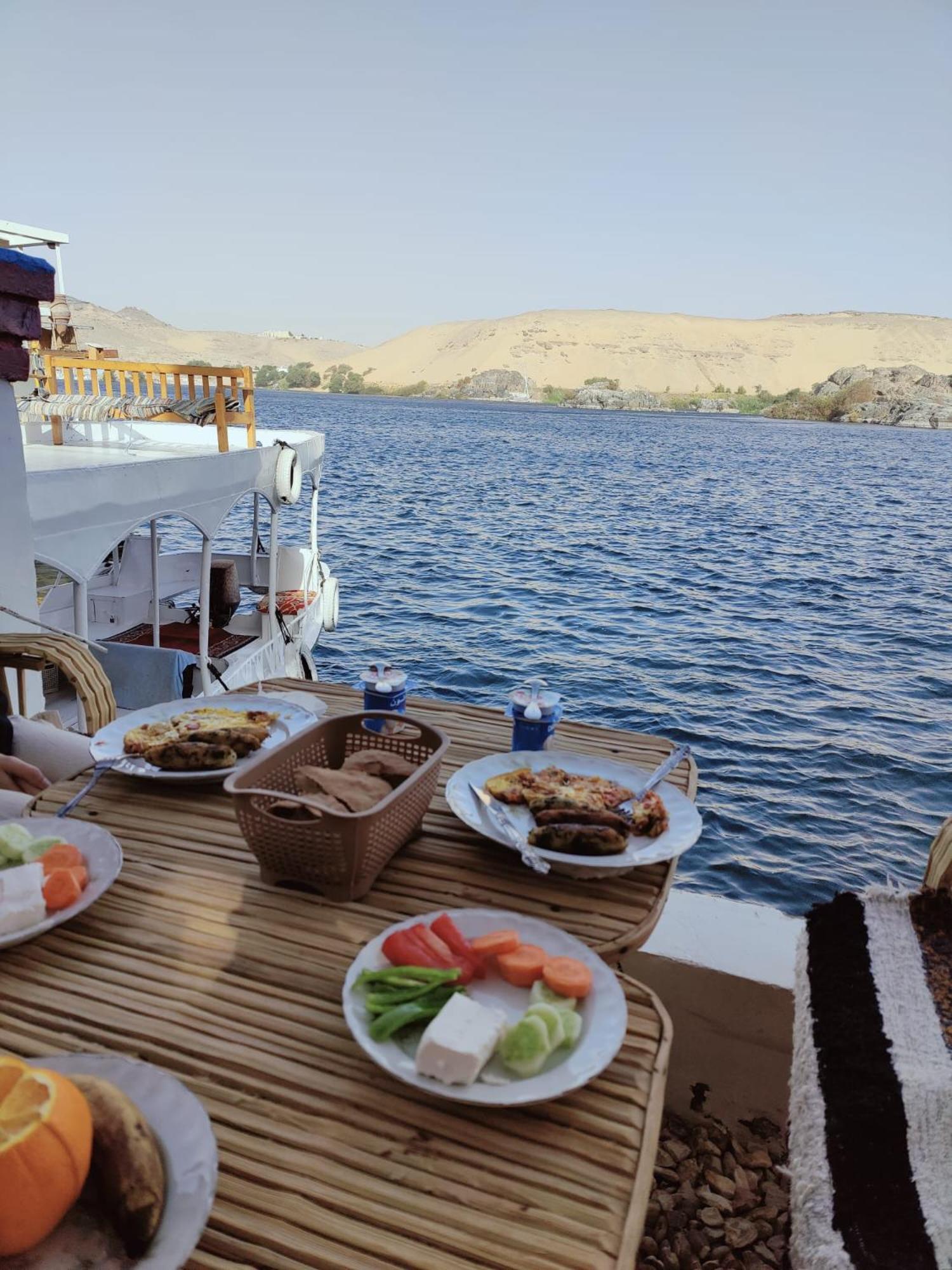 Hotel Nile Bride Asuán Exteriér fotografie